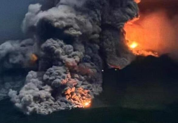 印尼调高鲁昂火山喷发预警等级至最高级
