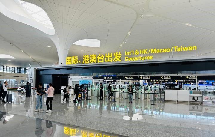 杭州机场一批新廊桥全面启用