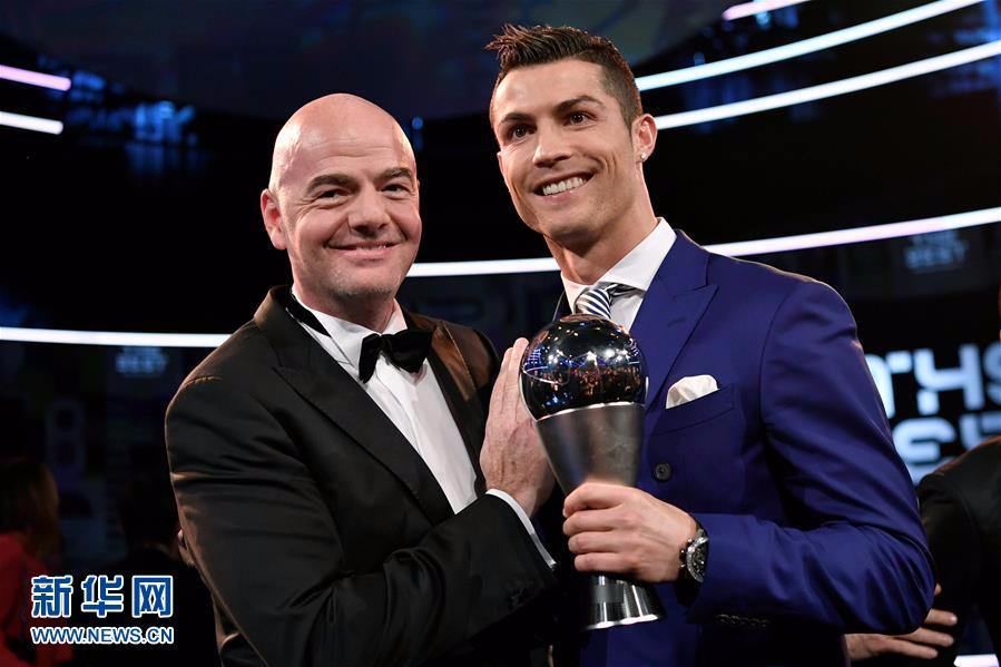（体育）（3）足球——国际足联颁奖典礼在苏黎世举行