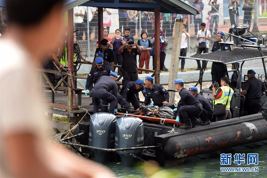（国际）（2）马来西亚沉船事故发生地附近海域发现一具尸体