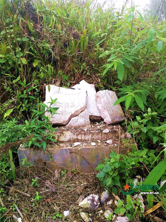 直击云南边境扫雷 地雷炮弹摆满地