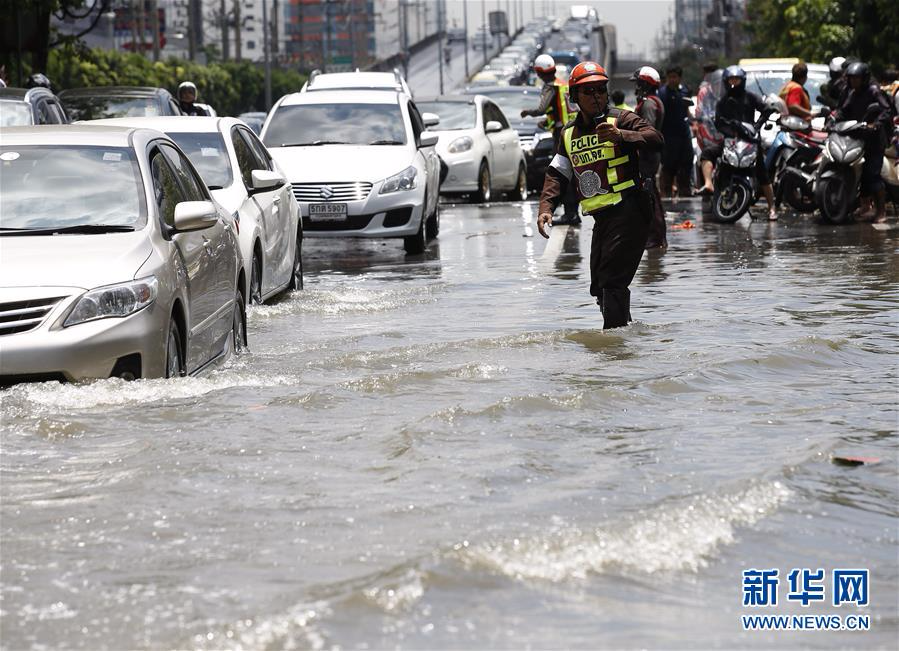 [2]（外代二线）曼谷暴雨导致街道被淹