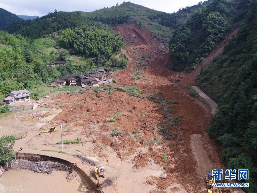 （图文互动）（3）湖南宁乡县特大暴雨引发泥石流 3死5失联多人受伤