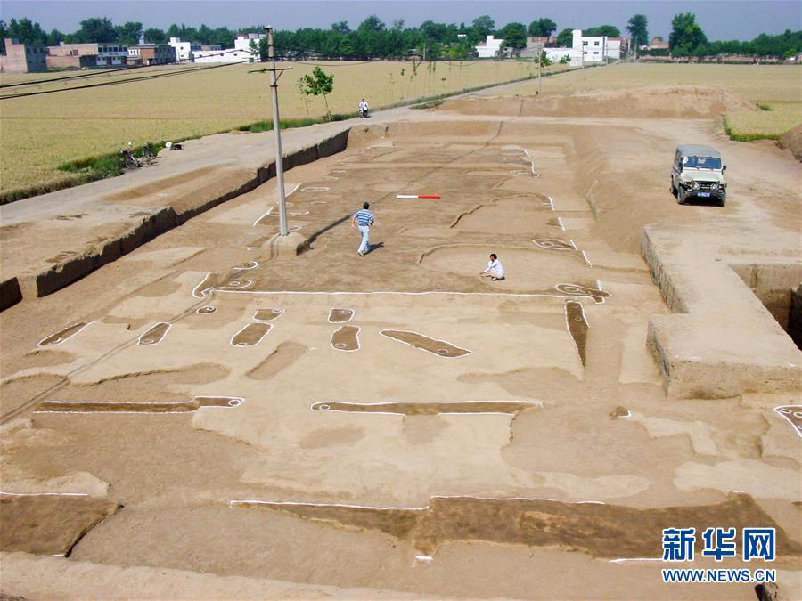 （新华全媒头条·二里头遗址·图文互动）（4）走进最早的“紫禁城”　发现“最早的中国”