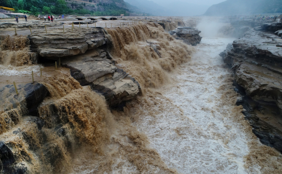 近日,黄河中游部分地区出现强降雨,位于秦晋大峡谷的黄河壶口瀑布