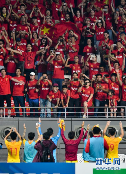 世界杯足球赛亚洲区预选赛 中国2比1胜卡塔尔