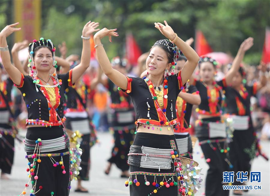 #（社会）（2）云南瑞丽中缅胞波狂欢节开幕