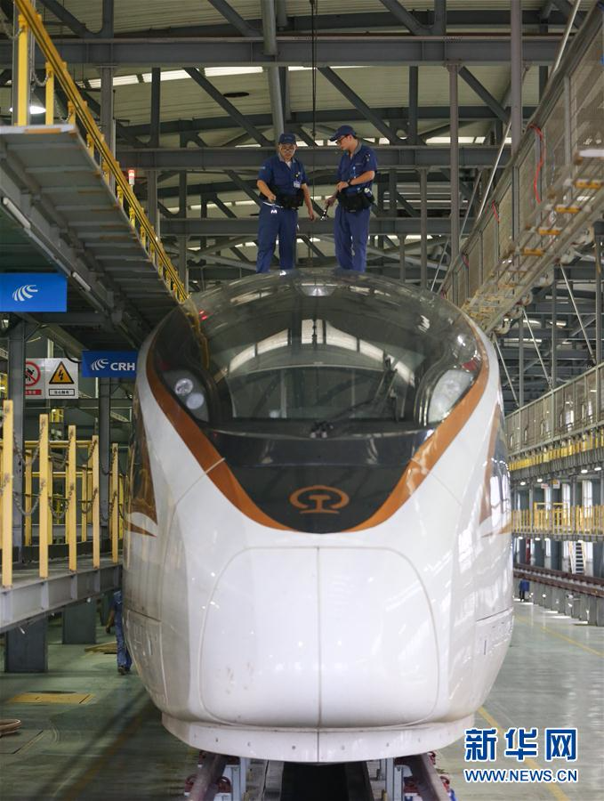 （社会）（3）上海：“复兴号”的幕后英雄