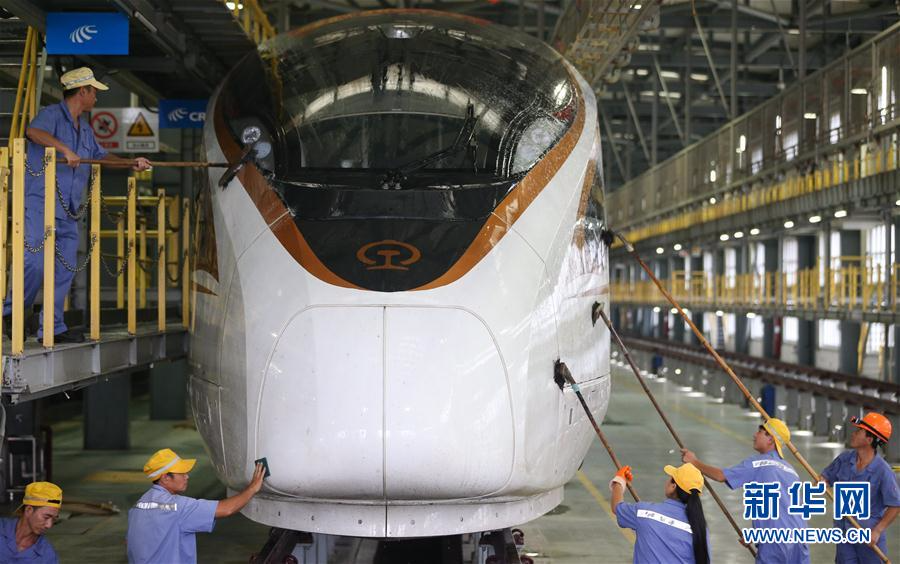 （社会）（5）上海：“复兴号”的幕后英雄