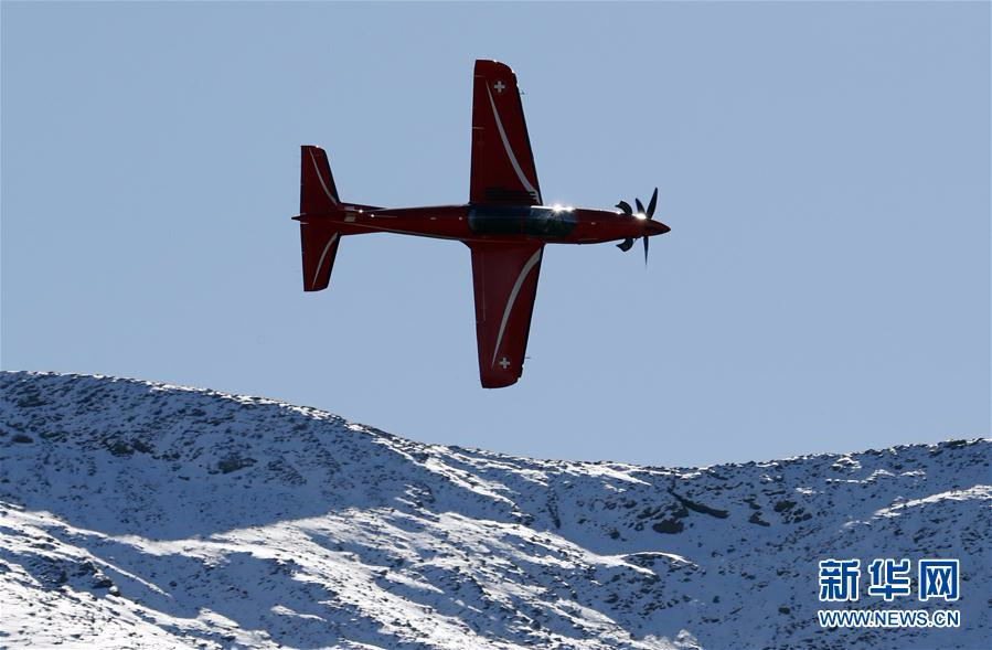 （国际）（2）瑞士空军在阿尔卑斯山区进行训练表演