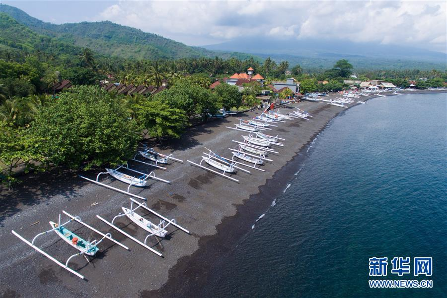 （国际）（2）火山喷发致巴厘岛旅游业遭受打击