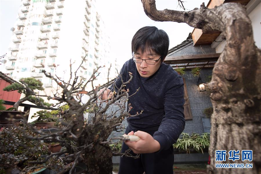 （图片故事）（7）设计首饰 传承匠心