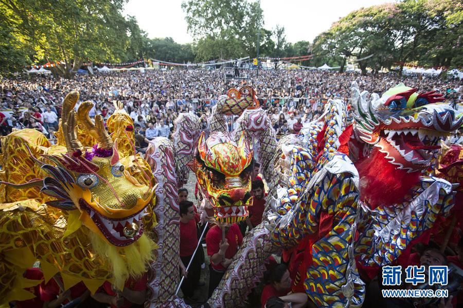 （国际·图文互动）（3）记者手记：中国春节庙会成阿根廷首都“新节日”