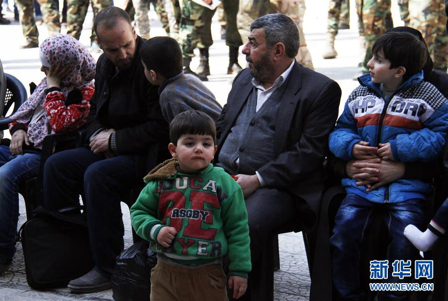 （国际）（4）百余平民撤离叙利亚东古塔地区
