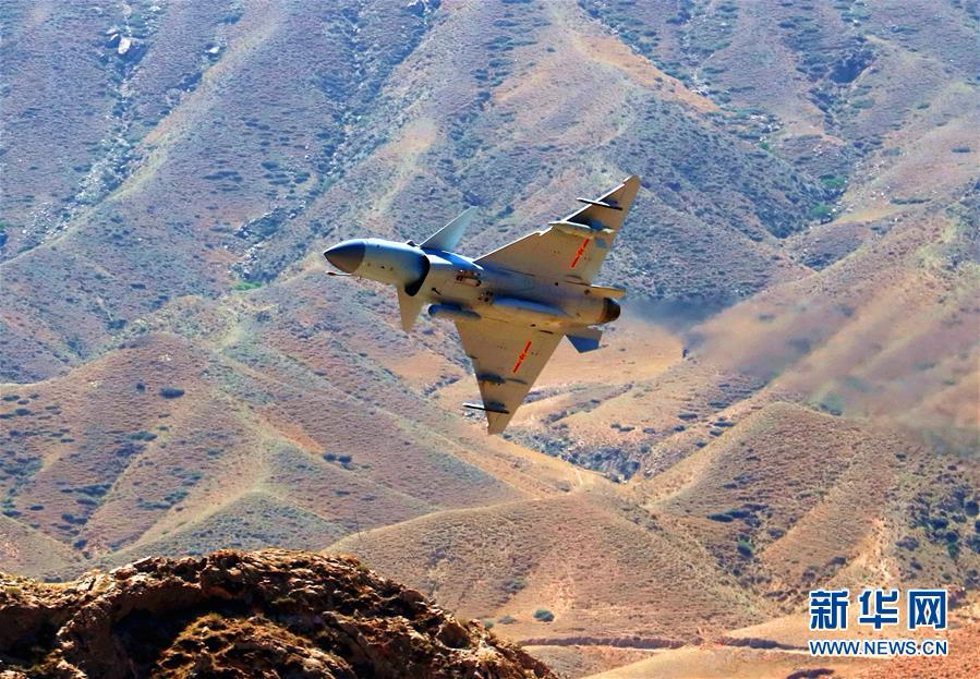 （图文互动）（1）中国空军歼－10Ｃ战机担负战斗值班任务
