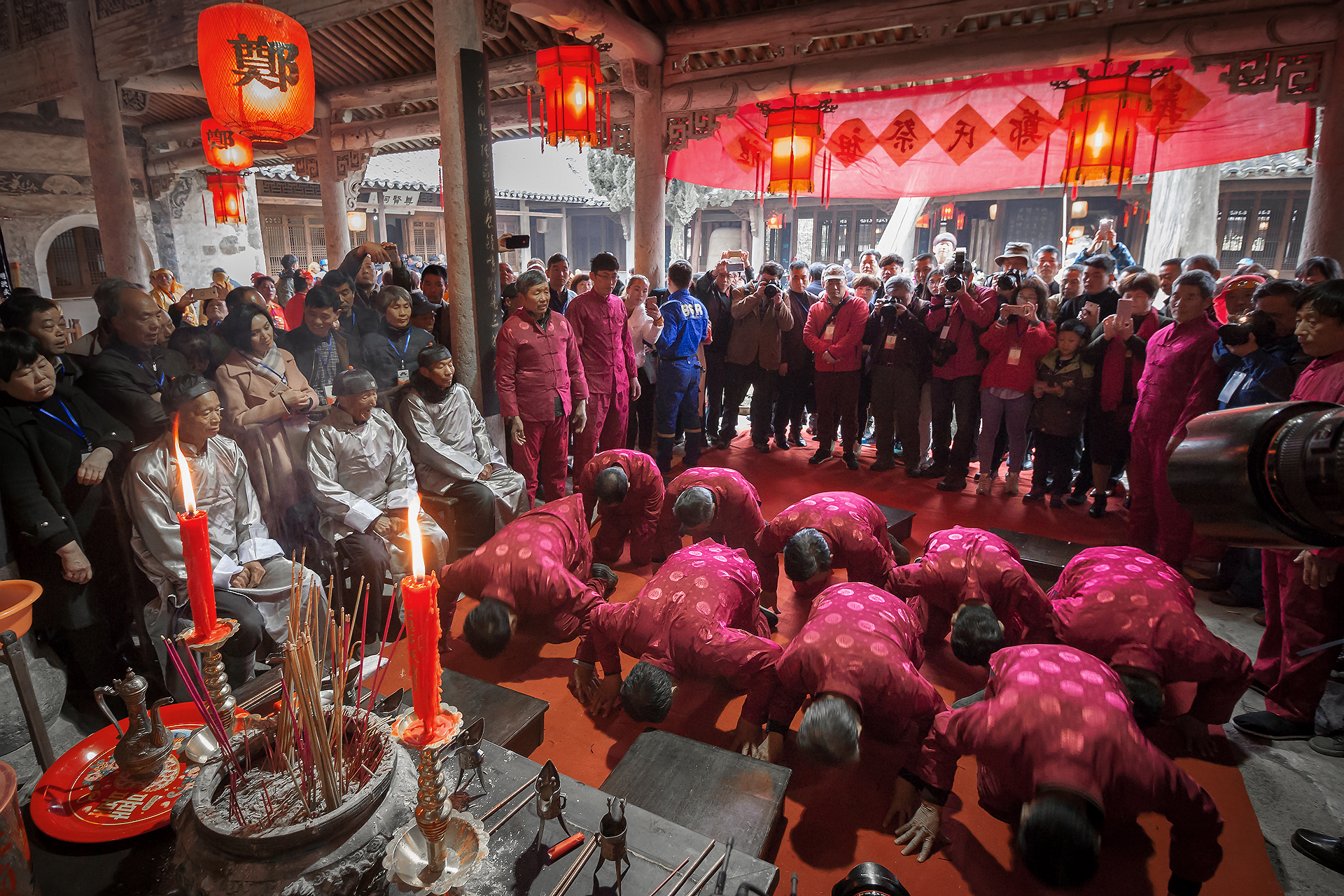 浦江"江南第一家"集体祭祖