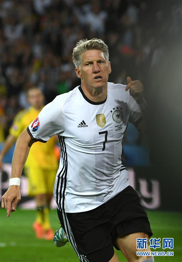 欧锦赛小组赛:德国两球胜乌克兰