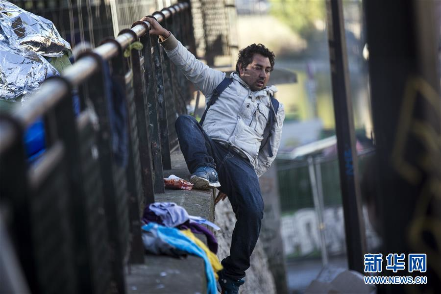 法国清理位于巴黎市区的难民聚集区