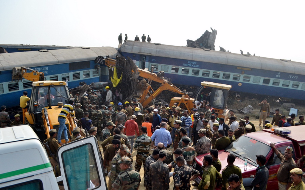 印度北方邦火车脱轨事故已造成120多人死亡