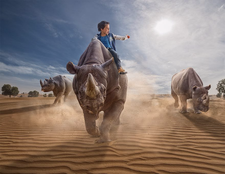 或者是让儿子骑着犀牛等等.