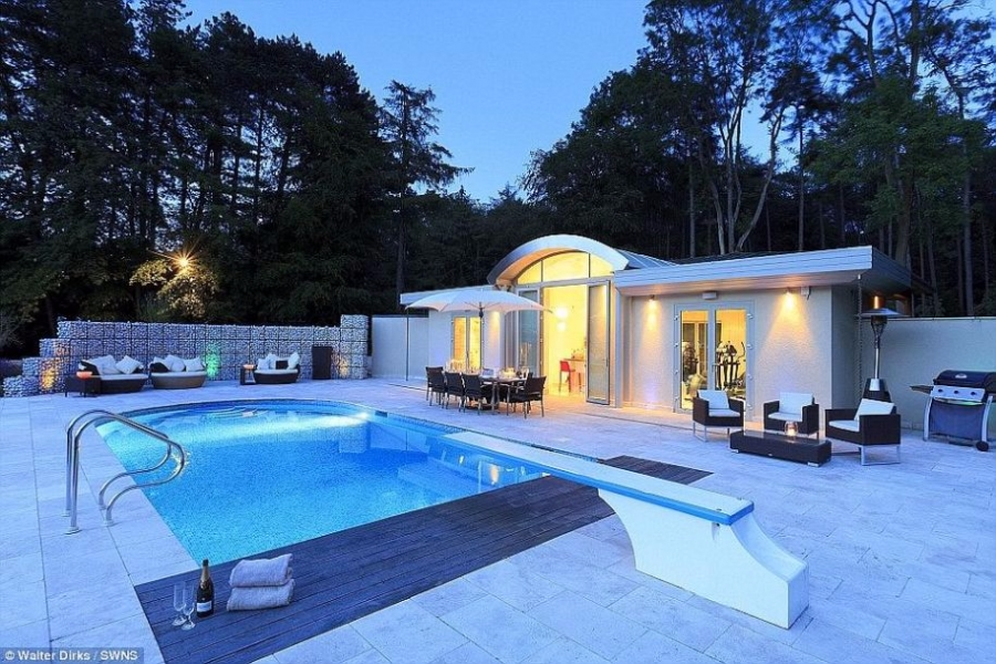 五室一厅带泳池别墅仅售千万无人问津