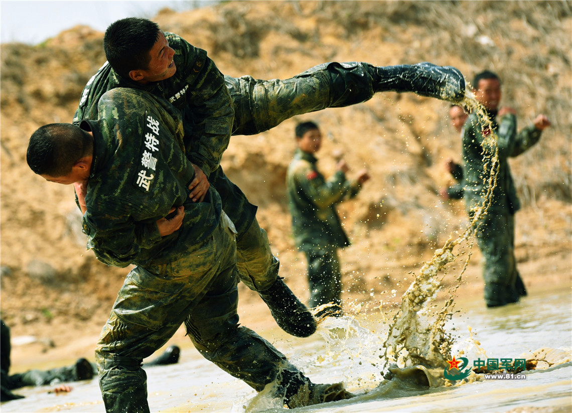 武警部队训练图片