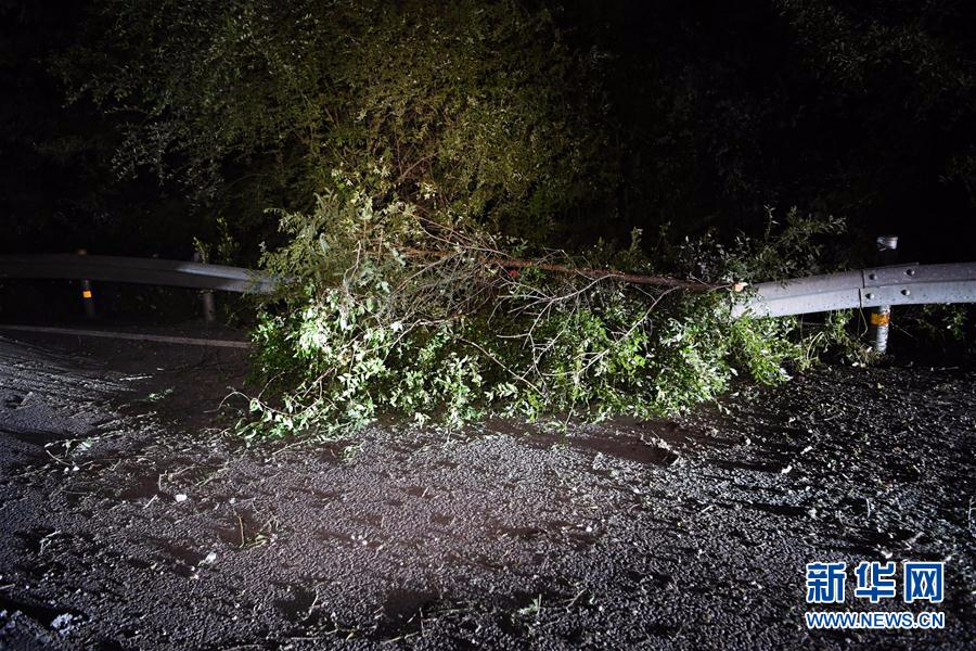 （九寨沟地震）（5）通往九寨沟县地震灾区道路受损