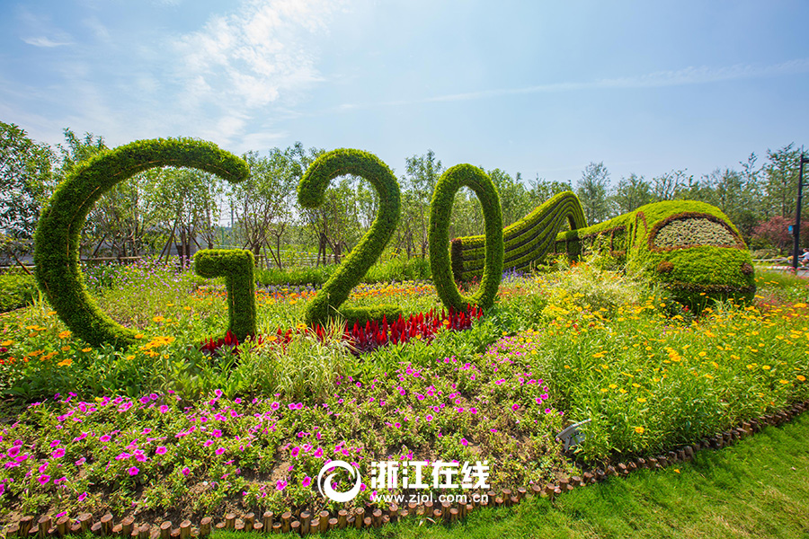 绿植版高铁亮相杭州东站 名字等你来取