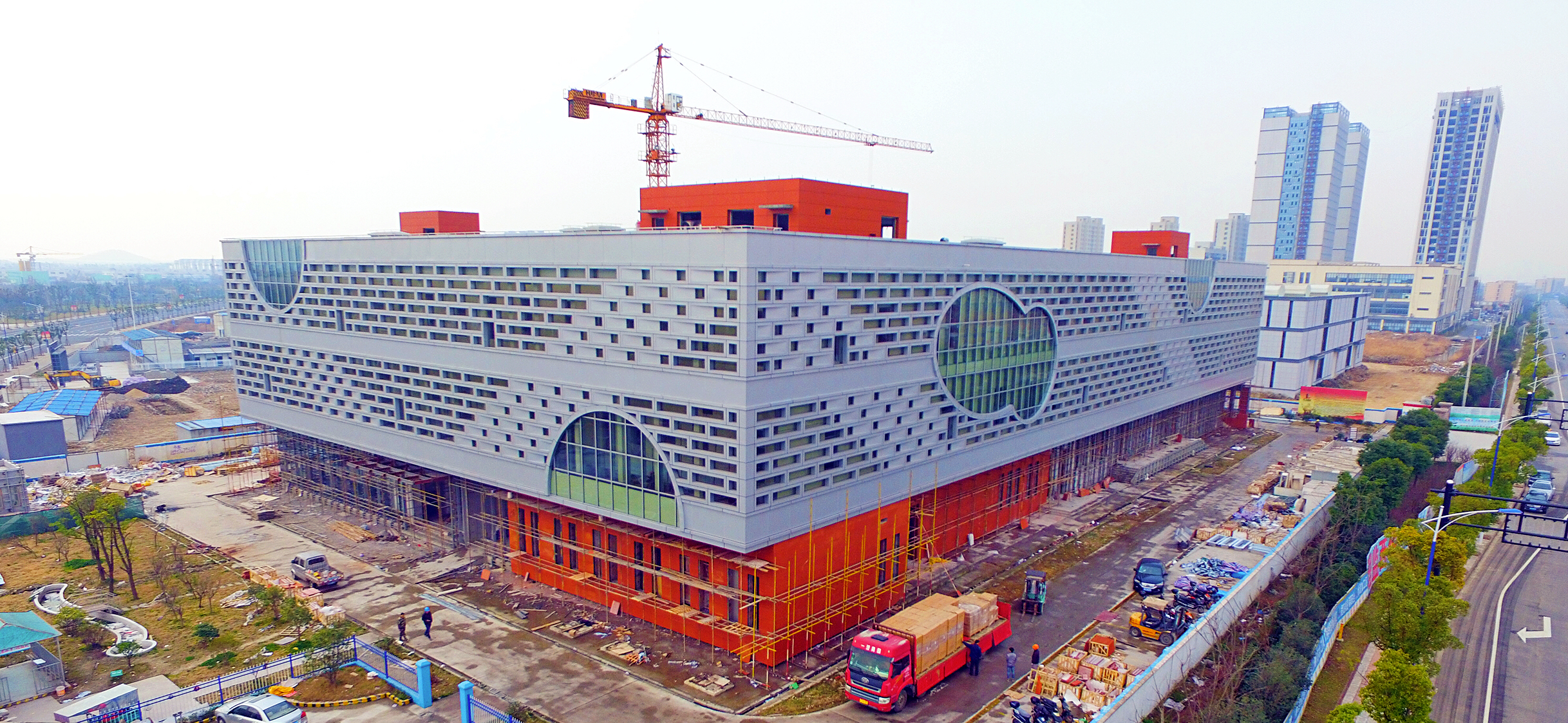 吴兴:华为云计算数据中心已结顶