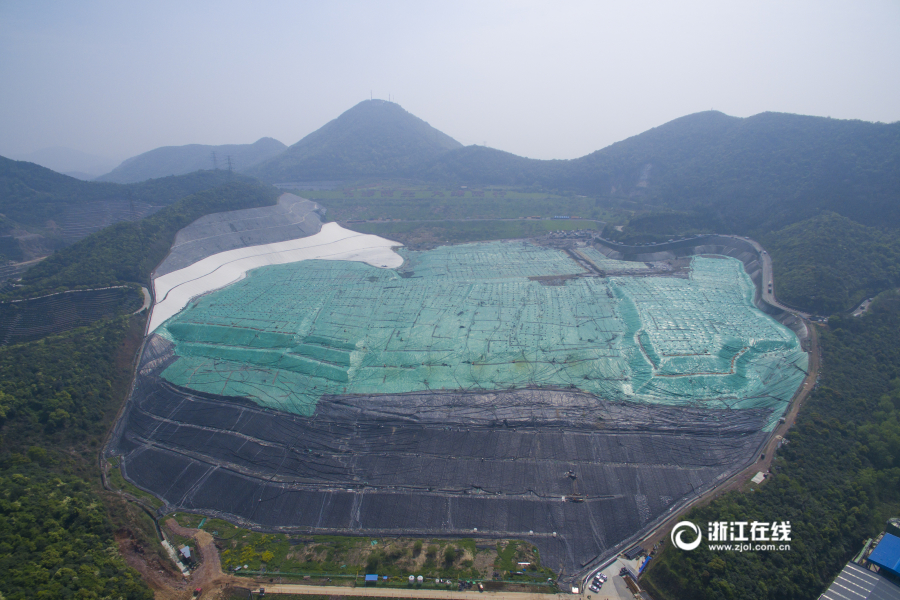 每天"吃"掉7000吨垃圾 杭州"城市出口"成踏春新宠儿_手机浙江网