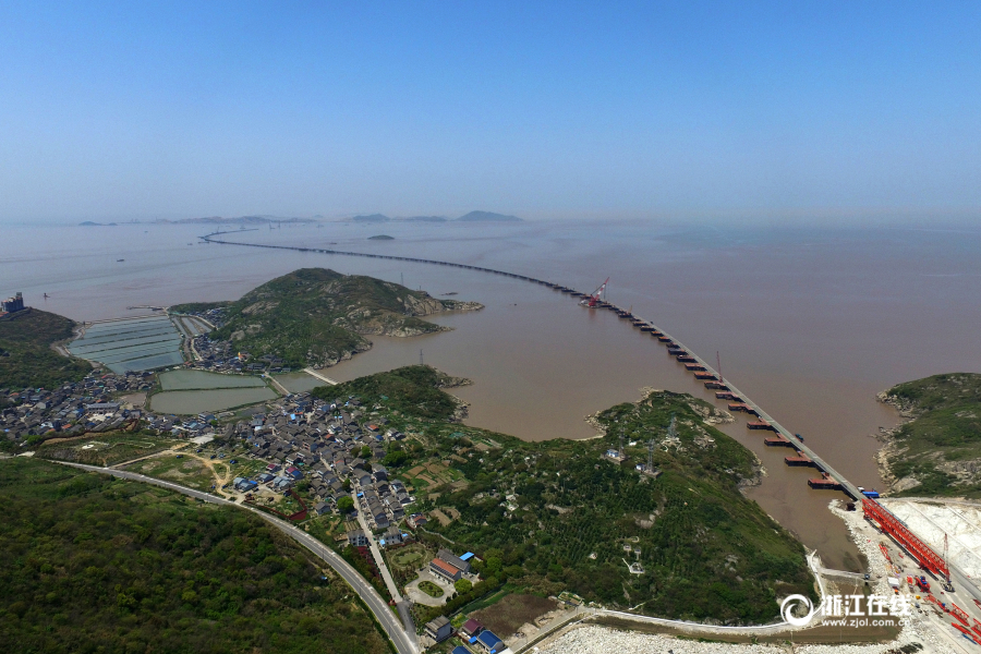 岱山:鱼山大桥架好施工栈桥