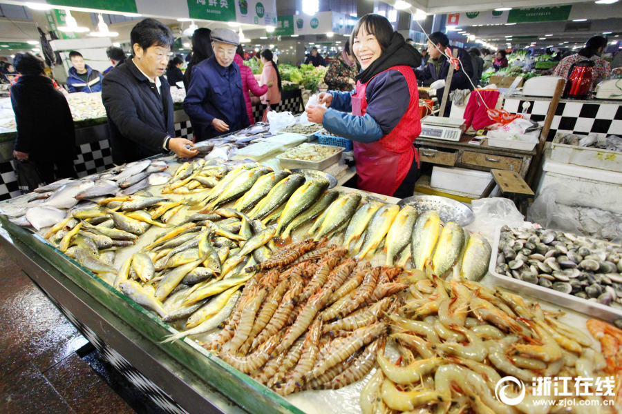 温岭节前海鲜市场供应充足